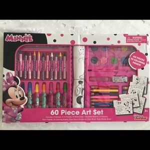 Minnie 60pc Art Set & Stickers